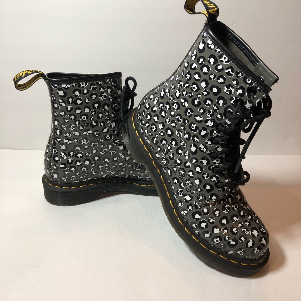 Dr. Martens Women’s Size 6 Stylish G Black and White Leopard Print